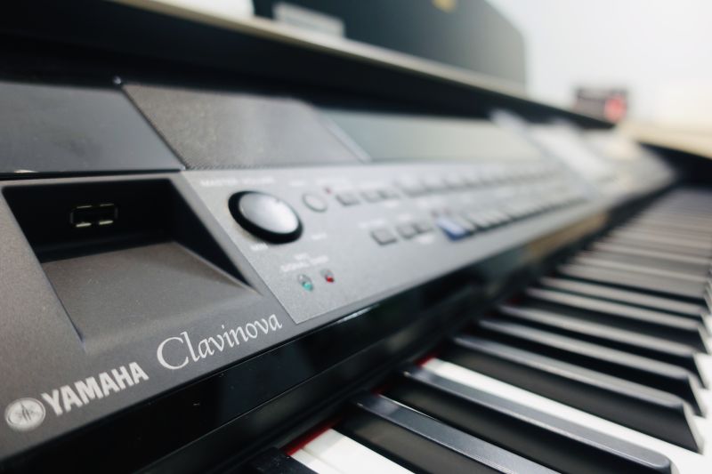 Piano Yamaha CVP403 PE