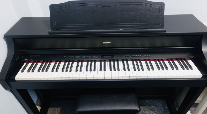  Piano Roland HP508