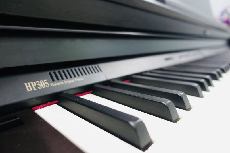 Piano Roland HP305